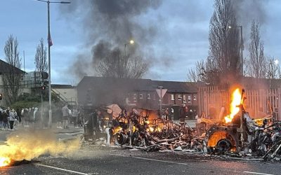 Demonstranter i Nord-Irland angrep politiet
