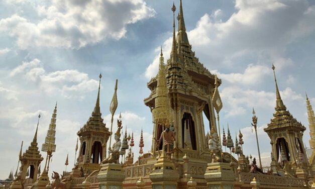 Thai court removes PM over phone call with Cambodian leader