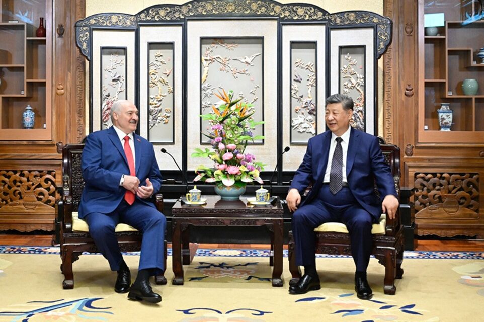 President Xi meets with Belarusian president Lukashenko