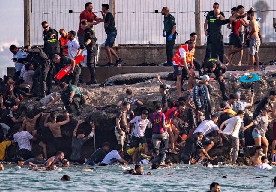 60,000 migrants flock to Spanish enclave of Ceuta