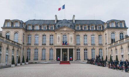 Who will move into the Élysée Palace?